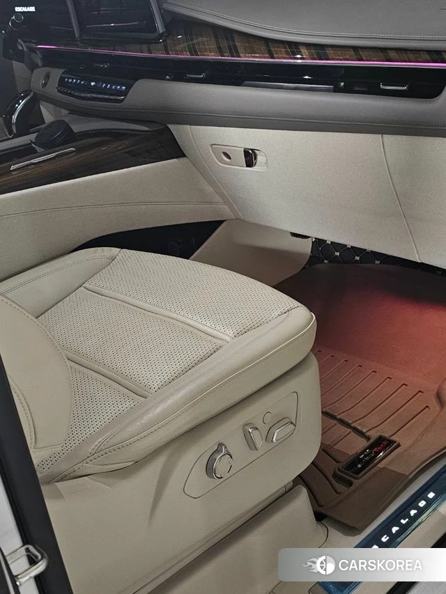 Cadillac Escalade 5th Generation 2022 Белый из Кореи, фото 5