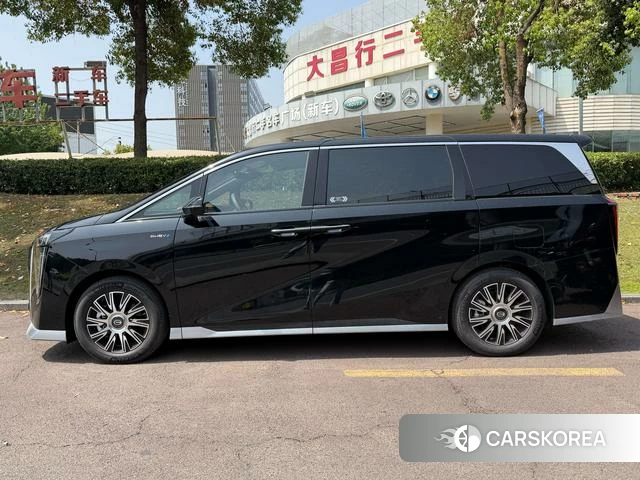 GAC Trumpchi Trumpchi E9 PHEV id 3920591 из Китая 8