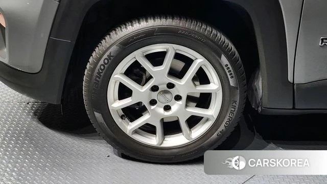 Jeep Renegade id 3955316 из Кореи 15