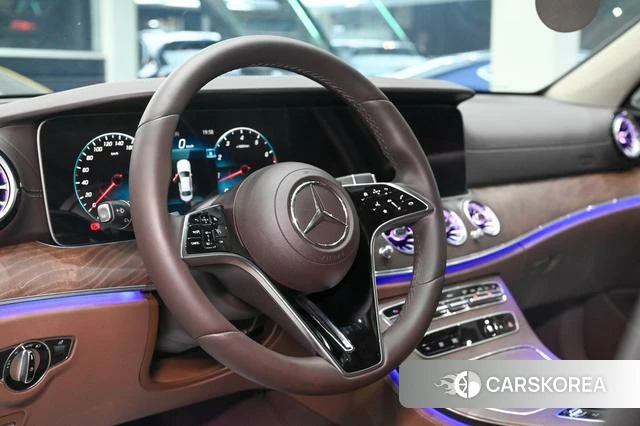 Mercedes-Benz E-class id 4277133 из Китая 17