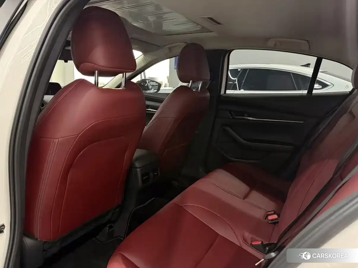 Mazda 3 2024 Белый из Китая, фото 6