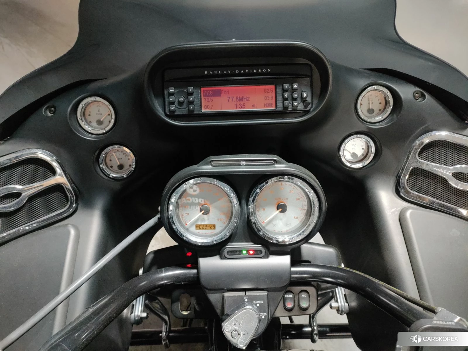 Проданный Harley-Davidson Road Glide FLTRX1690 2010 из Японии, фото 5