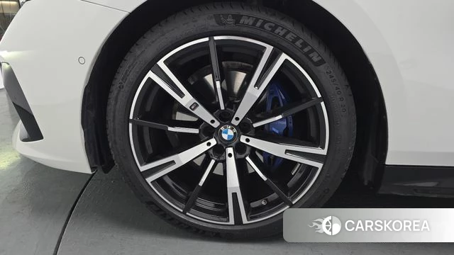 BMW 5 Series (G60) id 3841675 из Кореи 15