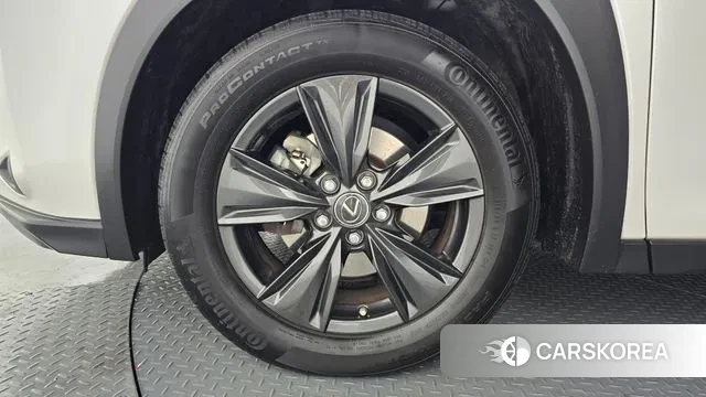 Lexus UX250h id 3601778 из Кореи 15