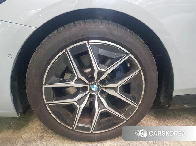 BMW 5 Series (G60) id 4571406 из Кореи 12