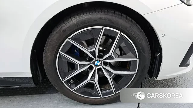 BMW 5 Series (G60) id 2968358 из Кореи 15