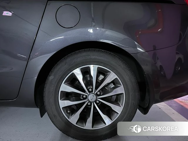 Kia All New Carnival id 4300609 из Кореи 7