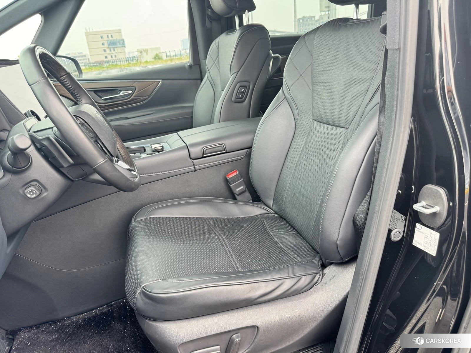 Toyota Elfa id 4468101 из Китая 21
