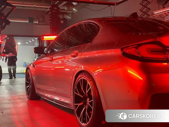 BMW M5 (F90) 2021 Серебристо-серый из Кореи, фото 5