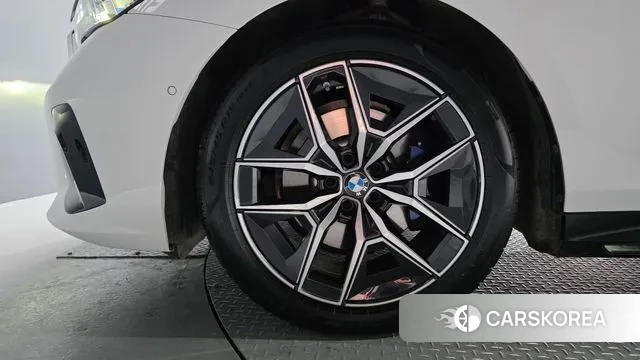 BMW 5 Series (G60) id 3695933 из Кореи 15