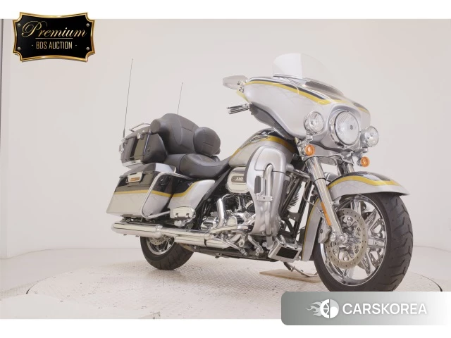 Harley-Davidson Electra Glide FLHTCUSE1800 CVO 2012 из Японии, фото 5
