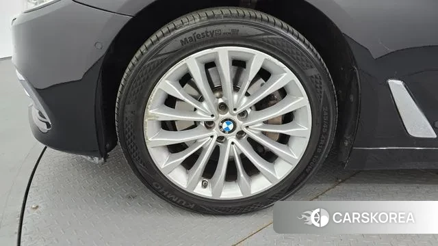 BMW 5 Series (G30) id 3698215 из Кореи 15