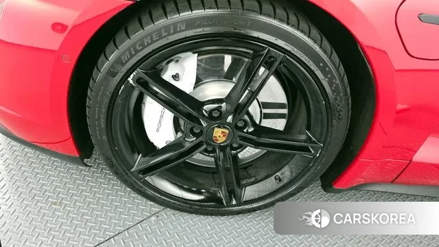 Porsche Taycan id 3094225 из Кореи 15