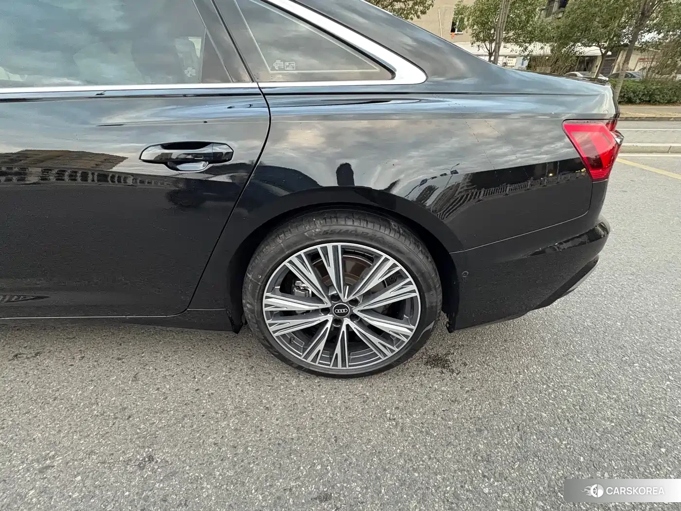 Audi A6L id 4545737 из Китая 11