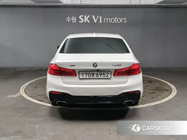 BMW 5 Series (G30) id 3692932 из Кореи 15