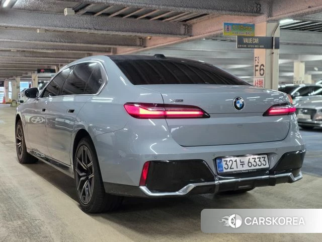 BMW 7 Series (G70) 2025 Серебристо-серый из Кореи, фото 6