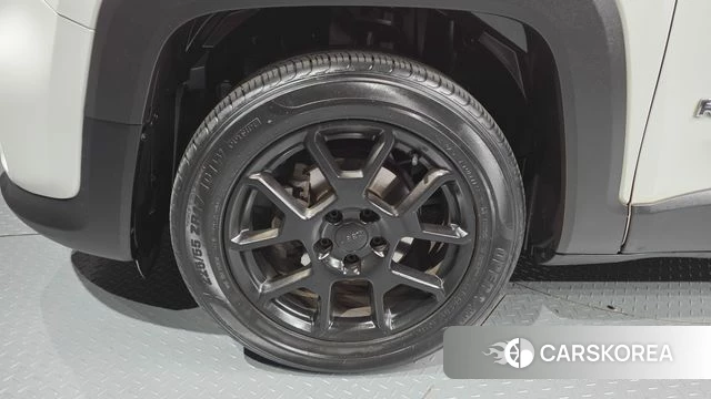 Jeep Renegade id 3942362 из Кореи 15