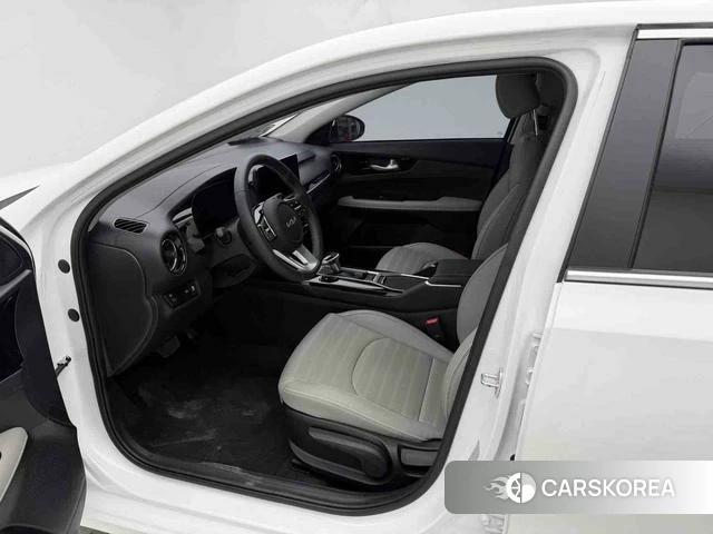 Kia K3 2023 Белый из Китая, фото 5