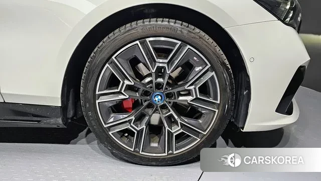 BMW 5 Series (G60) id 3502269 из Кореи 15