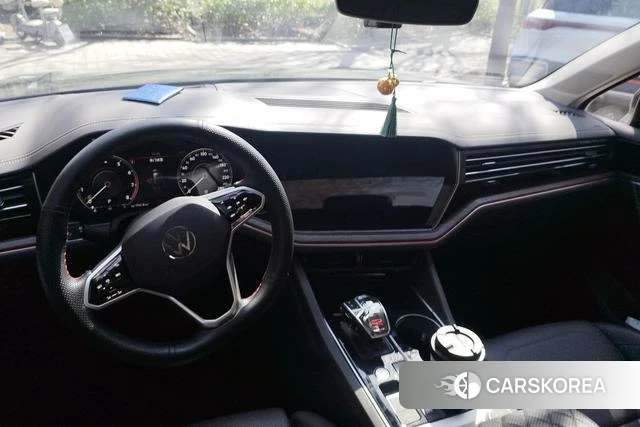 Volkswagen Touareg id 4257713 из Китая 12