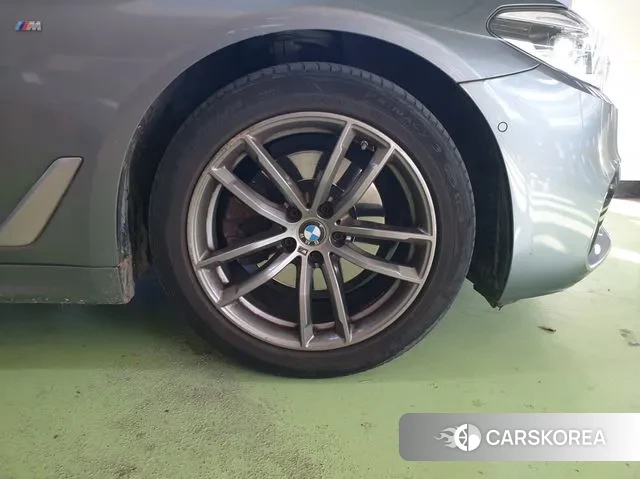 BMW 5 Series (G30) id 3423601 из Кореи 8