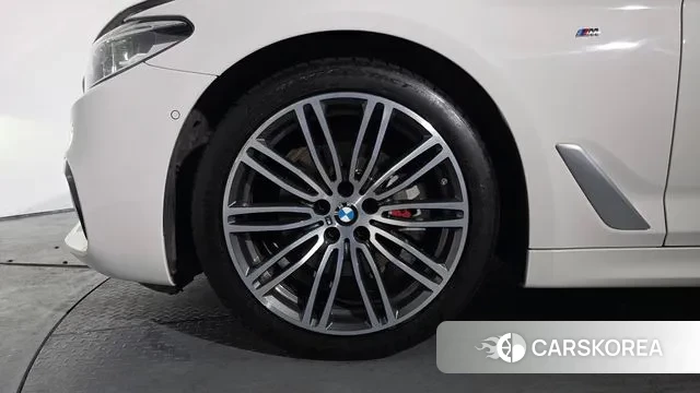 BMW 5 Series (G30) id 3587787 из Кореи 15