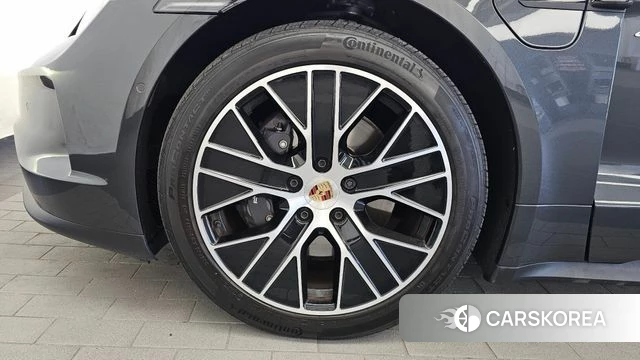 Porsche Taycan id 4862929 из Кореи 33