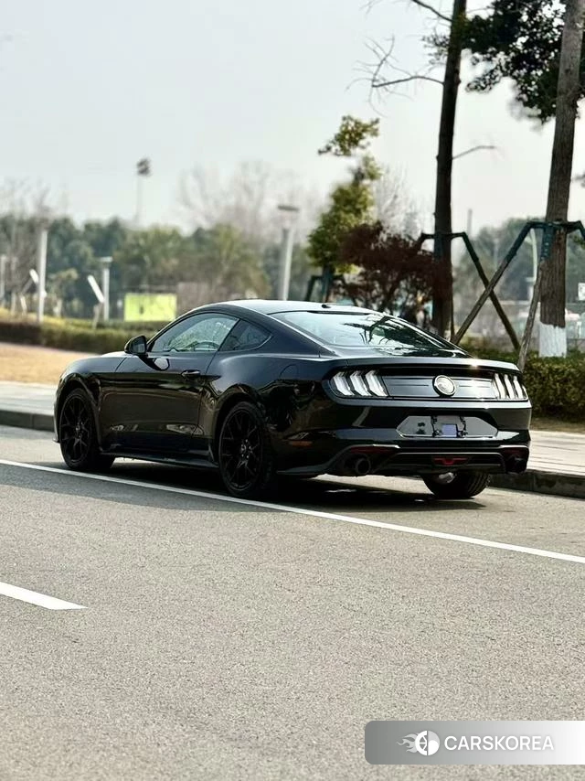 Ford Mustang 2021 Черный из Китая, фото 5