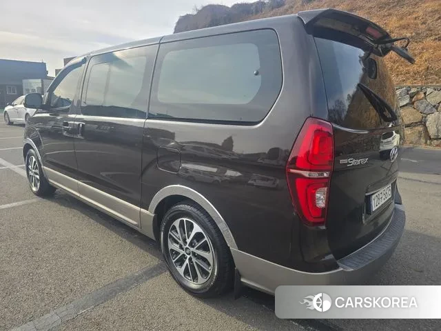 Hyundai The New Grand Starex id 3547527 из Кореи 15