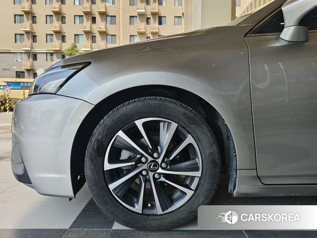Lexus CT id 4272680 из Китая 16