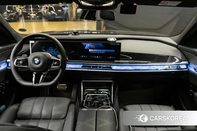 BMW 7 Series (G70) 2025 Черный из Кореи, фото 5