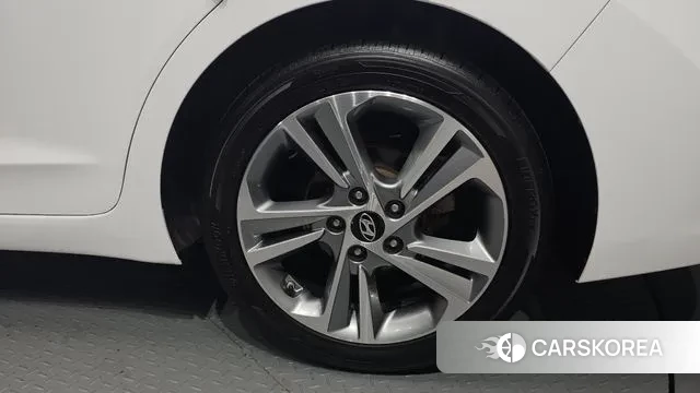 Hyundai Avante AD id 3494829 из Кореи 15