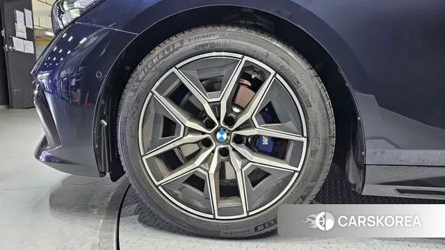 BMW 5 Series (G60) id 3733925 из Кореи 15