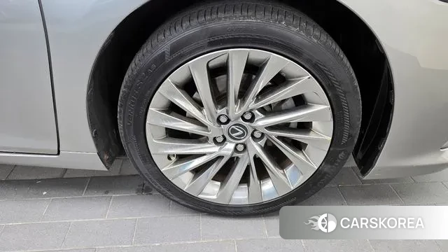 Lexus ES300h 7th generation id 3249063 из Кореи 15