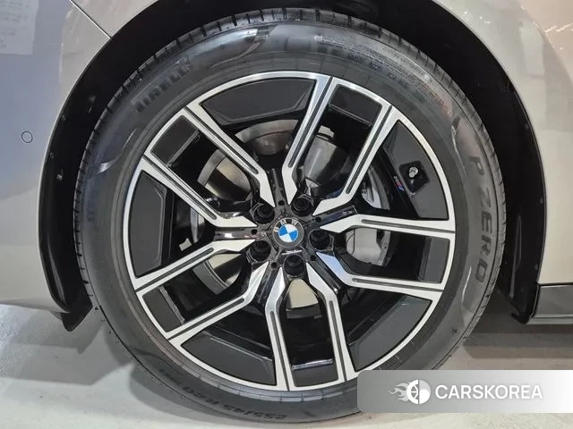 BMW 7 Series (G70) id 3338480 из Кореи 15