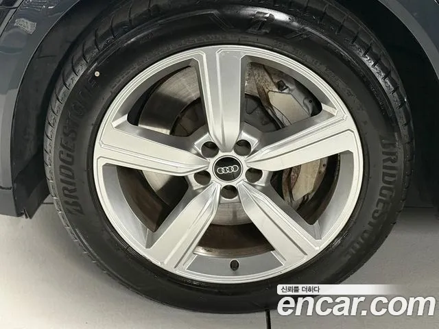 Audi e-Tron id 2685376 из Кореи 15