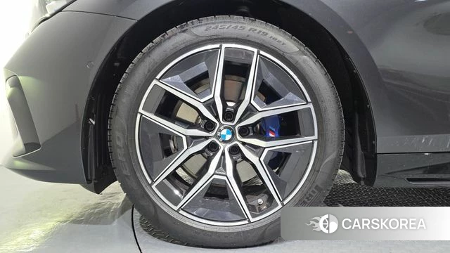 BMW 5 Series (G60) id 3902416 из Кореи 15