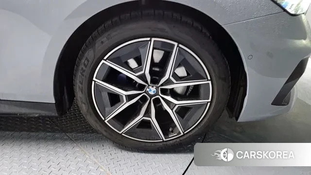 BMW 5 Series (G60) id 3507231 из Кореи 15