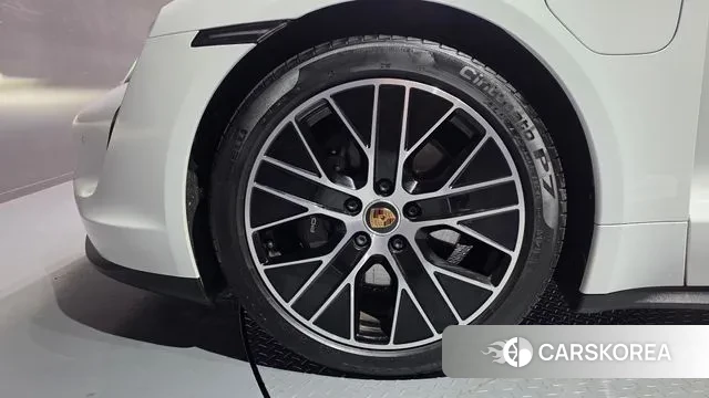 Porsche Taycan id 3650072 из Кореи 15