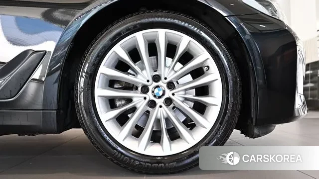 BMW 5 Series (G30) id 3518179 из Кореи 15