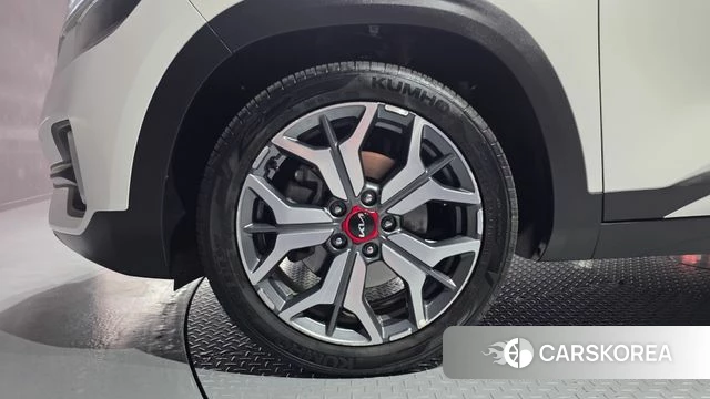 Kia Seltos id 4580101 из Кореи 15