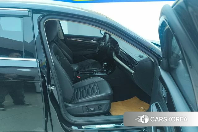 Volkswagen Passat id 4236647 из Китая 12