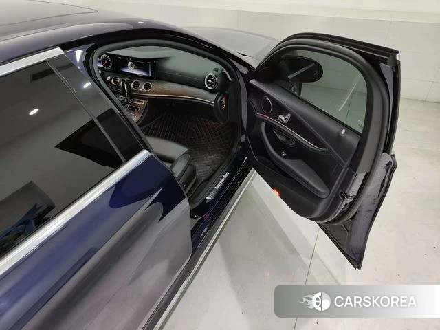 Mercedes-Benz E-class id 3882326 из Китая 17