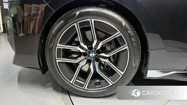 BMW 7 Series (G70) id 4359842 из Кореи 26