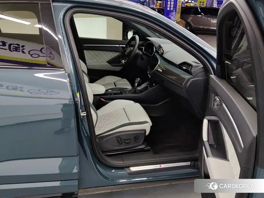 Audi Q3 Sportback id 4583712 из Китая 11
