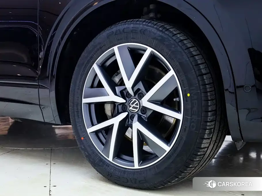 Volkswagen Touareg id 4655030 из Китая 13