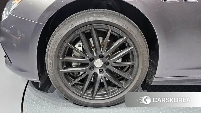 Maserati Ghibli id 3220937 из Кореи 15