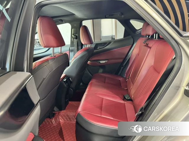Lexus NX id 4261975 из Китая 18