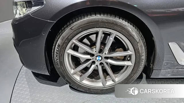 BMW 5 Series (G30) id 3193645 из Кореи 15