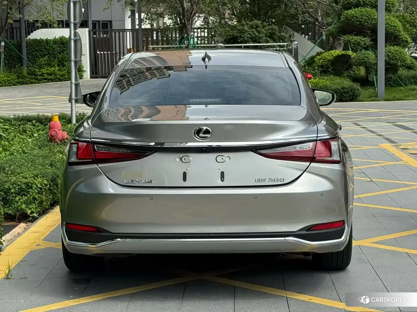 Lexus ES 2023 Silver/gray из Китая, фото 5